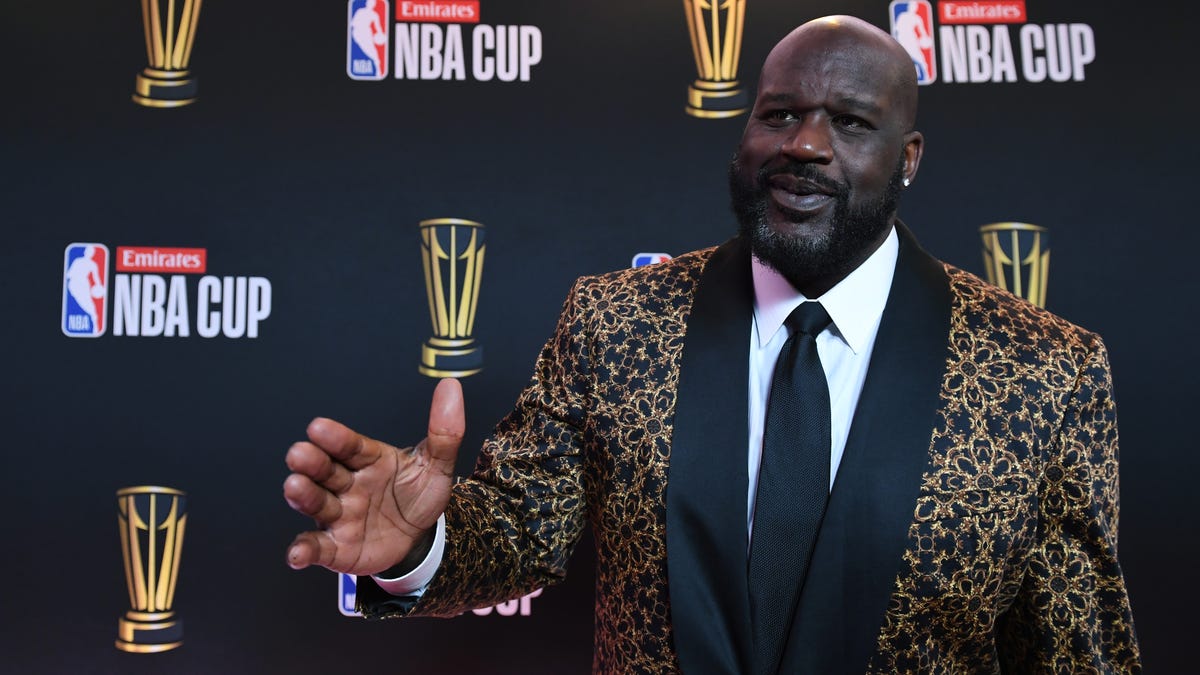 Shaquille O'Neal arrives on the red carpet before the 2024 Emirates NBA Cup semifinals at T-Mobile Arena.