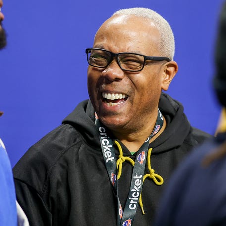 Dec 16, 2023; Atlanta, GA, USA; ESPN reporter Jay Harris on the sidelines during a game between the Howard Bison and Florida A&M Rattlers in the first half at Mercedes-Benz Stadium. Mandatory Credit: Brett Davis-USA TODAY Sports