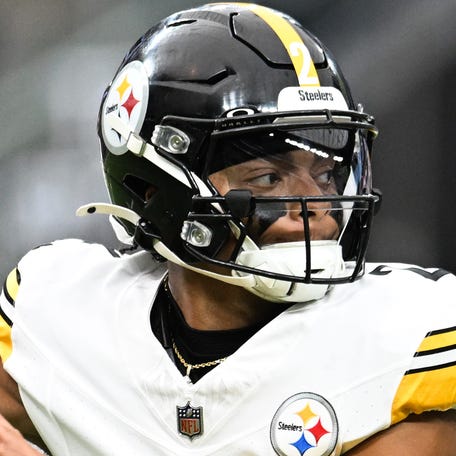 LAS VEGAS, NEVADA - OCTOBER 13: Justin Fields #2 of the Pittsburgh Steelers throws a pass in the first quarter of a game against the Las Vegas Raiders at Allegiant Stadium on October 13, 2024 in Las Vegas, Nevada. (Photo by Candice Ward/Getty Images)