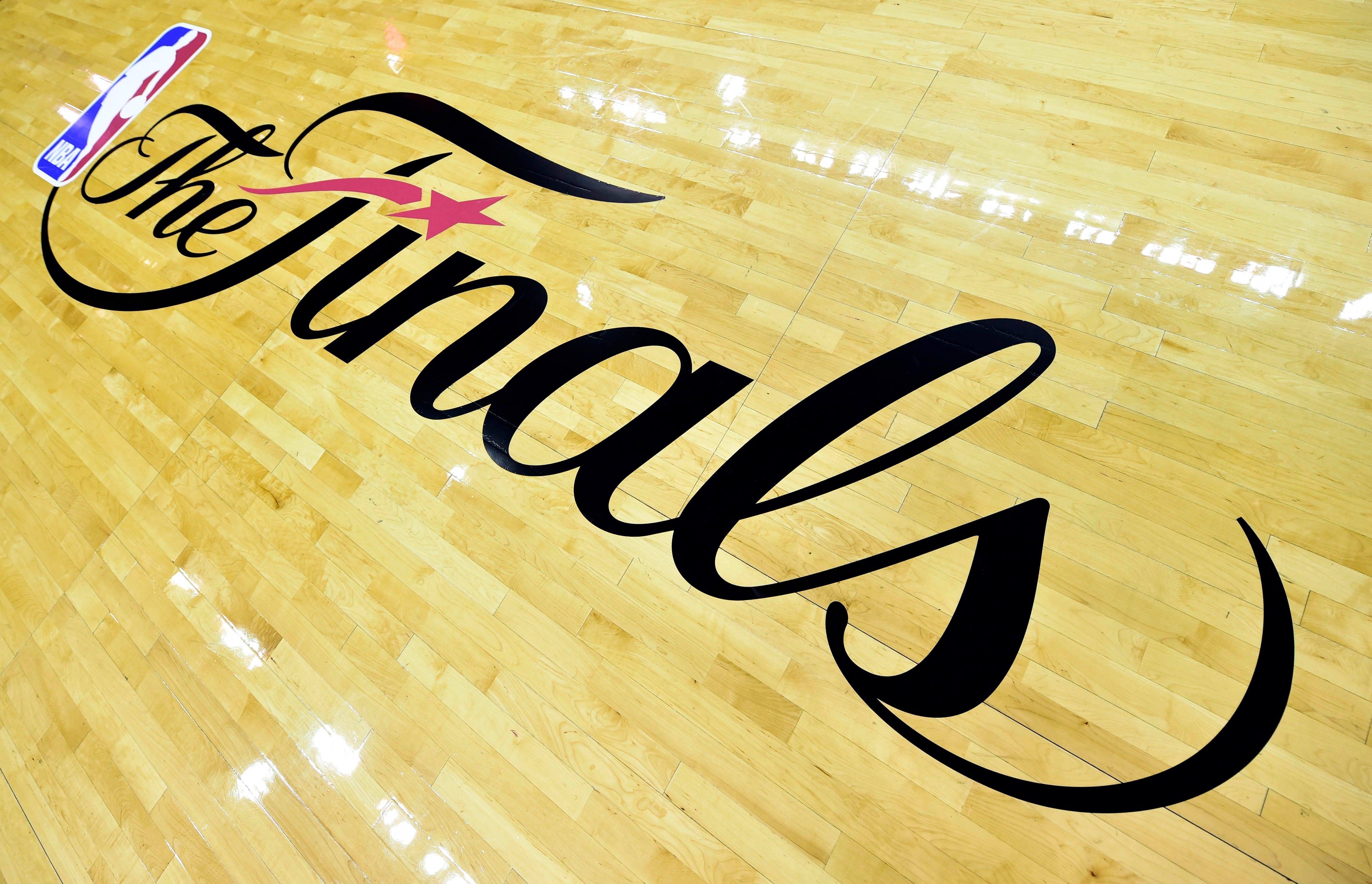 Logo des finales NBA sur le terrain des San Antonio Spurs en 2014