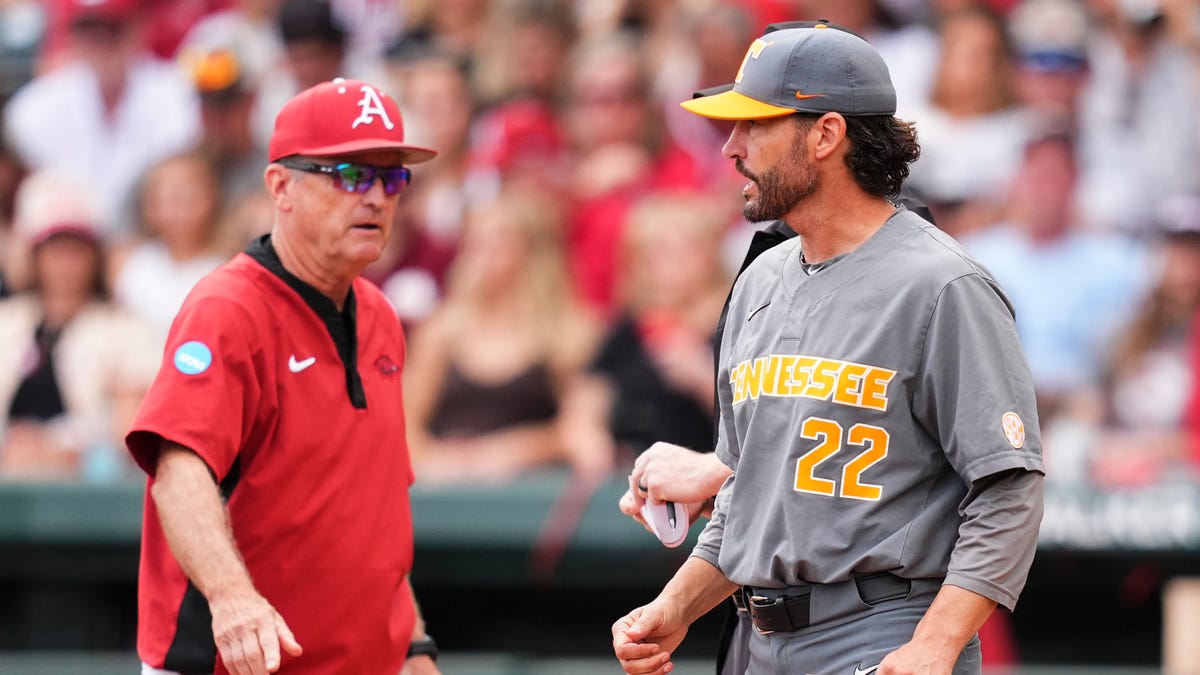 Tennessee baseball coach Tony Vitello has funny apology on ESPN at super regional vs Arkansas Tennessee baseball coach Tony Vitello has funny apology on ESPN at super regional vs Arkansas