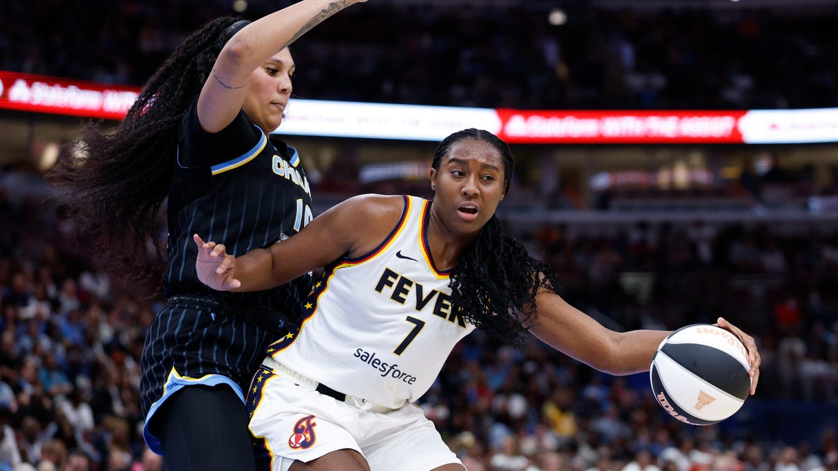 Fever rising. Sky falling. Indiana blows out Chicago despite missing ...