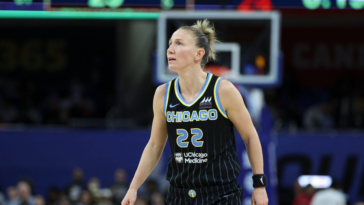 Chicago Sky guard Courtney Vandersloot tearns ACL, will miss rest of 2025 ...