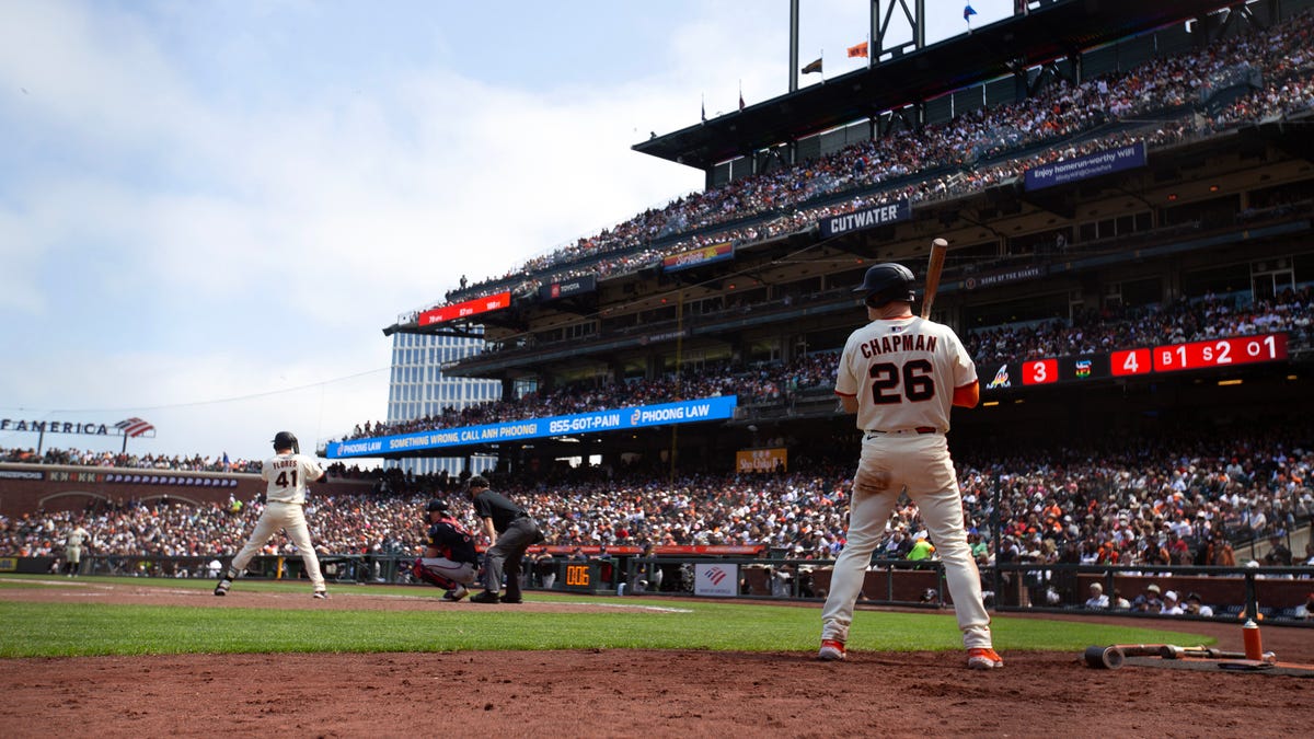 Ranking all 30 MLB ballparks based on Yelp reviews