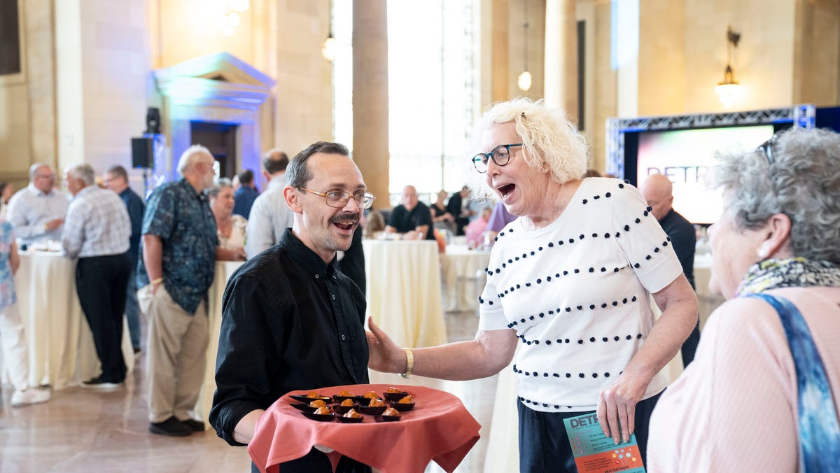 EAT Detroit event draws raises money for Detroiters in need EAT Detroit event draws raises money for Detroiters in need