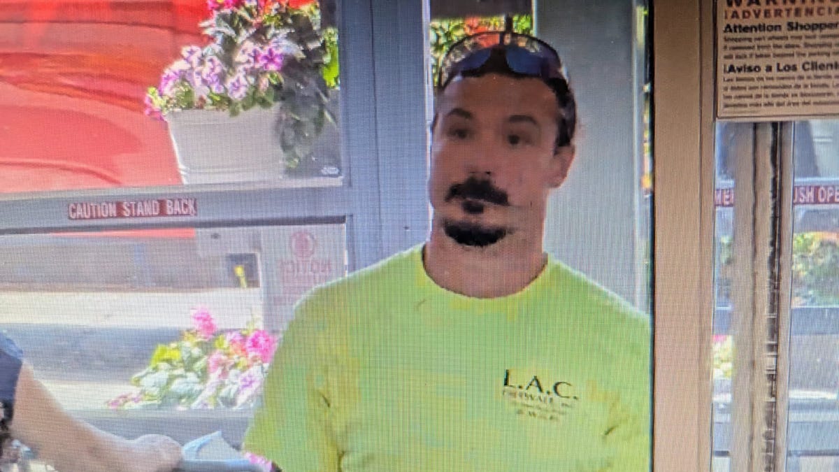 An image of Travis Decker.