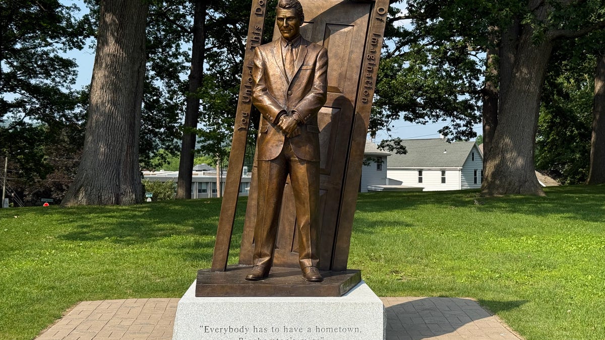 Rod Serling statue in Recreation Park.