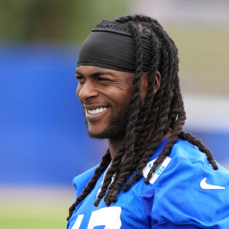 May 28, 2025; Woodland Hills, CA, USA; Los Angeles Rams receiver Davante Adams (17) during organized team activities at Rams Practice Facility. Mandatory Credit: Kirby Lee-Imagn Images