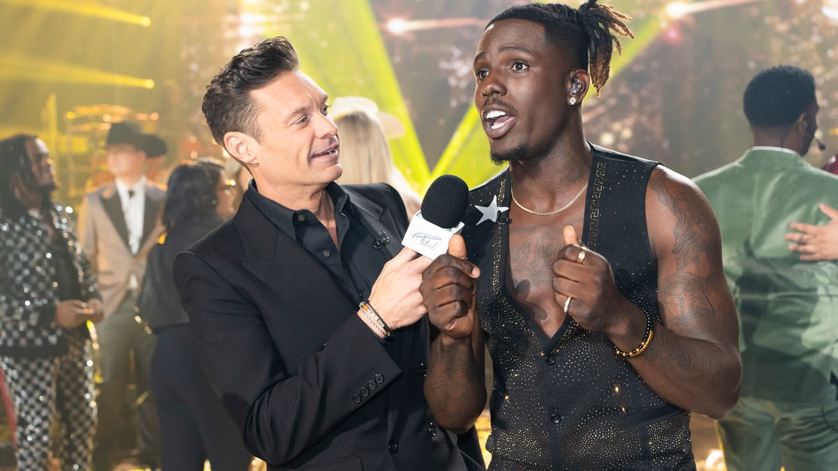 'American Idol' winner Jamal Roberts speaks out about judge Carrie ...