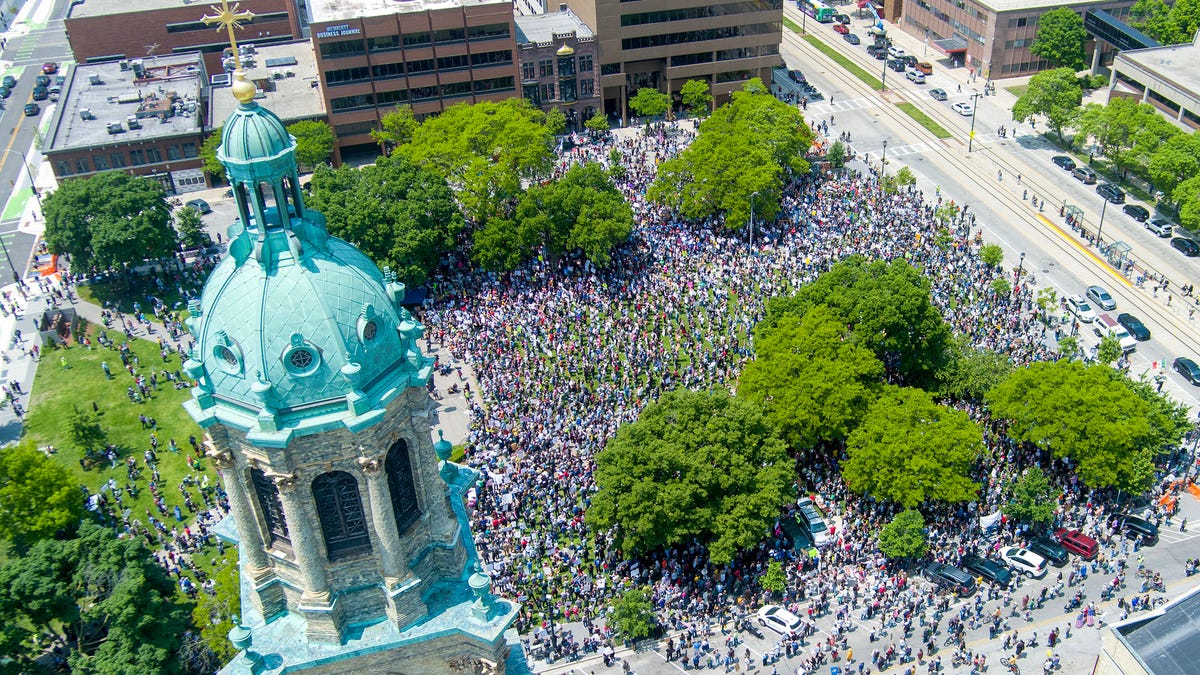 Thousands gather for No Kings protest against Donald Trump and his ...