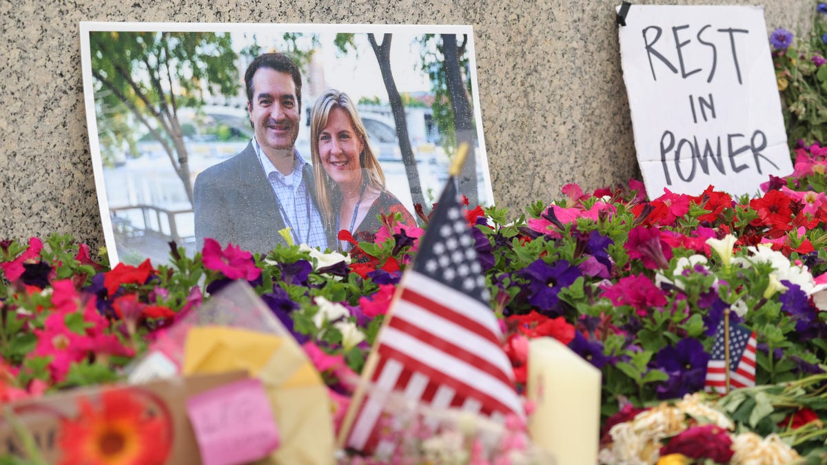 Minnesota shooting memorials