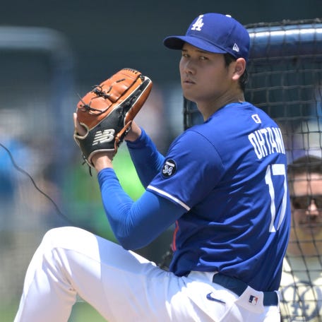 Shohei Ohtani throws live batting practice on May 31.