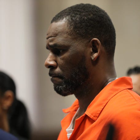 R. Kelly appears during a hearing at the Leighton Criminal Courthouse on Sept. 17, 2019, in Chicago.