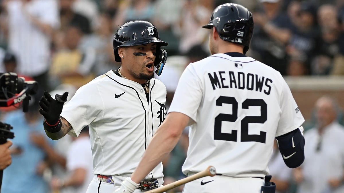 Tigers' Javier Báez launches two homers in 7-3 win over Pirates