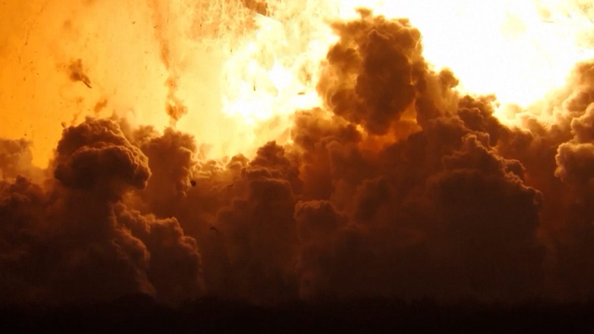 VPC SPACEX FLIGHT EXPLOSION _THUMB_THEROCKETFUTURE VIA X_REUTERS.00_00_00_00.Still004.jpg