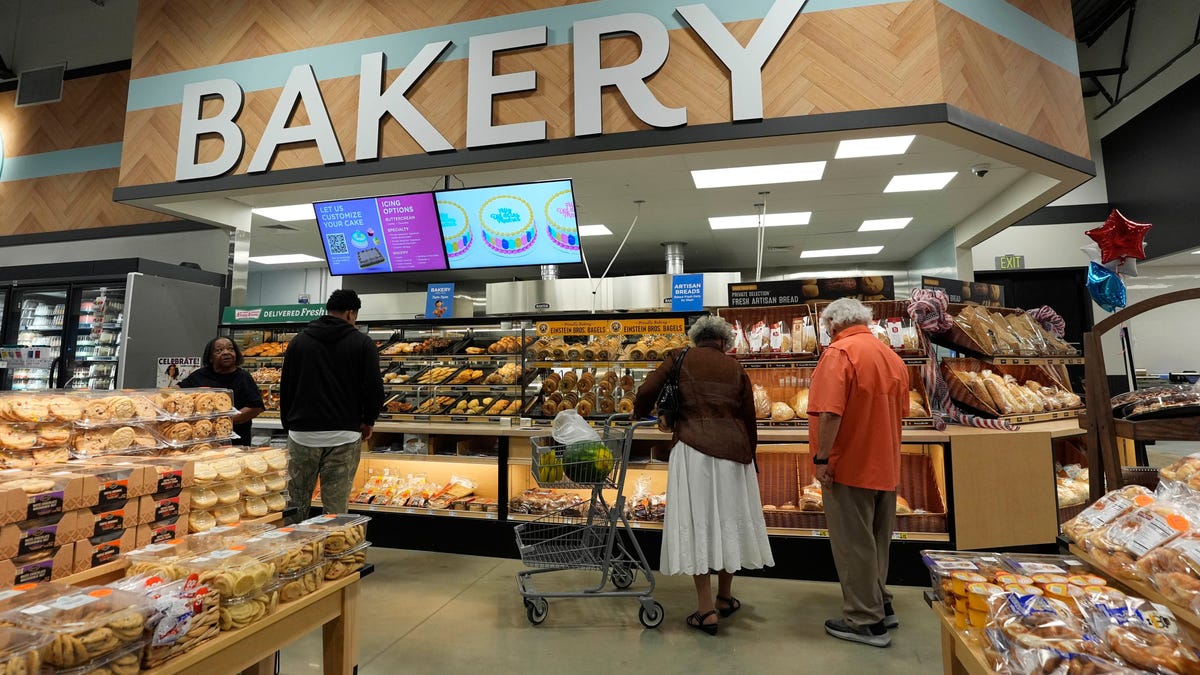 Kroger Juneteenth cakes go TikTok viral for lack of creativity: 'This is a ...