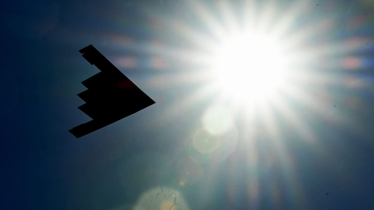 U.S. treffen iranische Atomanlagen und bereiten sich auf Gegenangriff vor