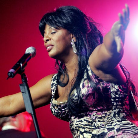 Disco queen Donna Summer entertains guests during the 43rd annual Swan Ball at The Mansion of Cheekwood in Nashville on June 11, 2005.