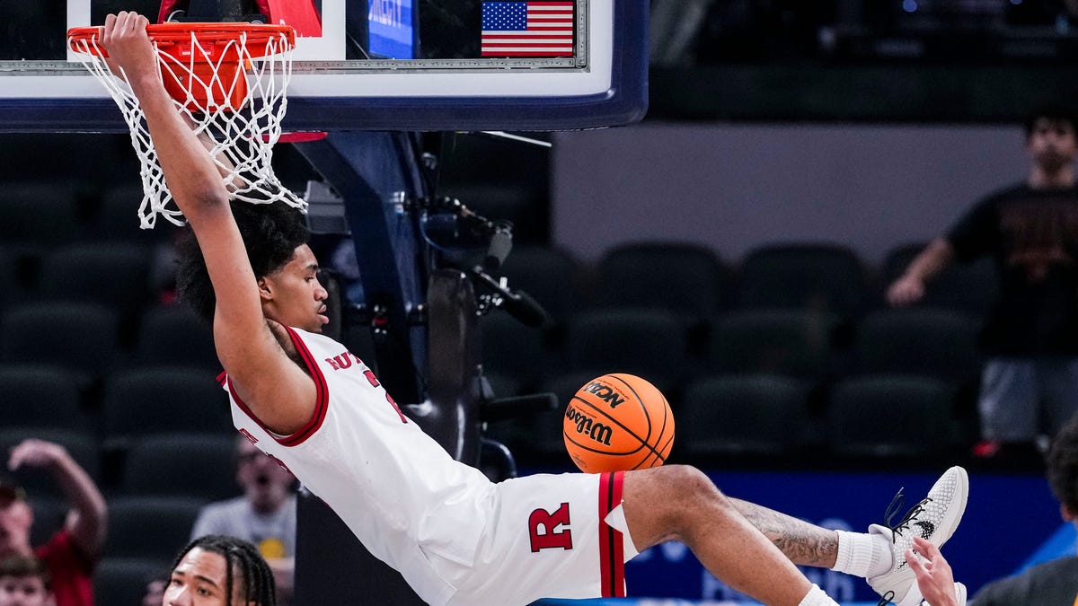 Rutgers guard Dylan Harper dunks against USC at Gainbridge Fieldhouse in Indianapolis on March 12, 2025.