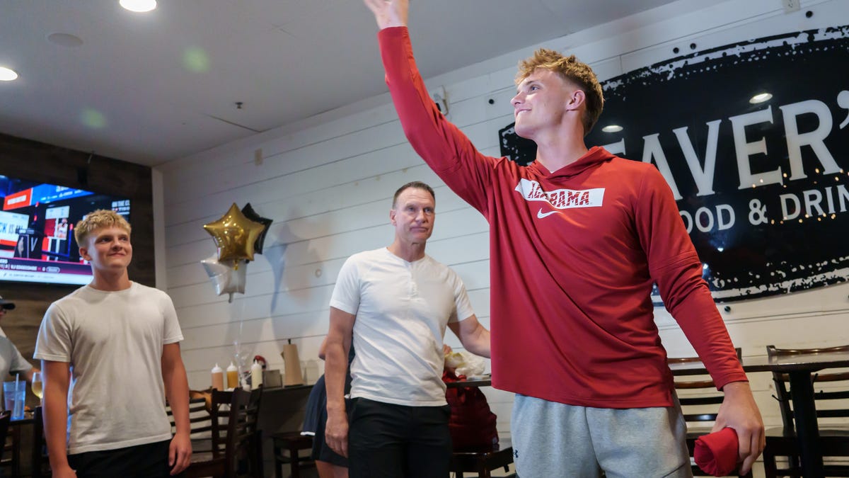 It’s Alabama: Dunlap recruit Mack Sutter chooses iconic college football destination It’s Alabama: Dunlap recruit Mack Sutter chooses iconic college football destination