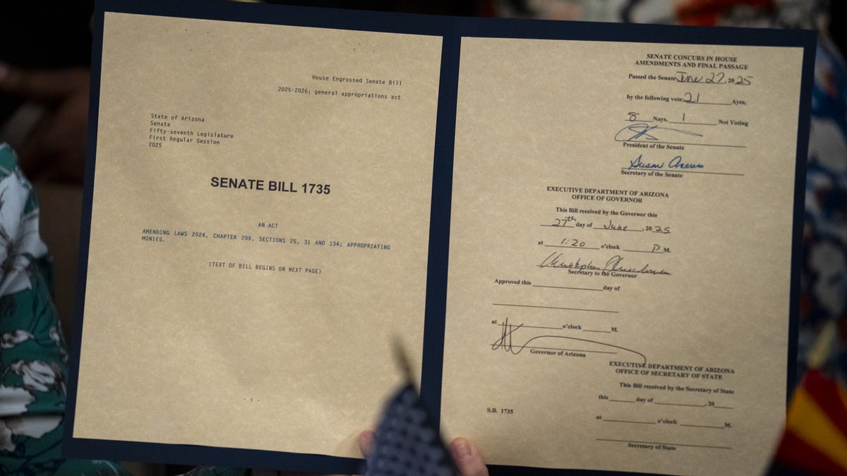 https://www.gannett-cdn.com/authoring/authoring-images/2025/07/01/PPHX/84437319007-hobbs-signs-state-budget-004.jpg?crop=3899,2193,x0,y203&width=1200