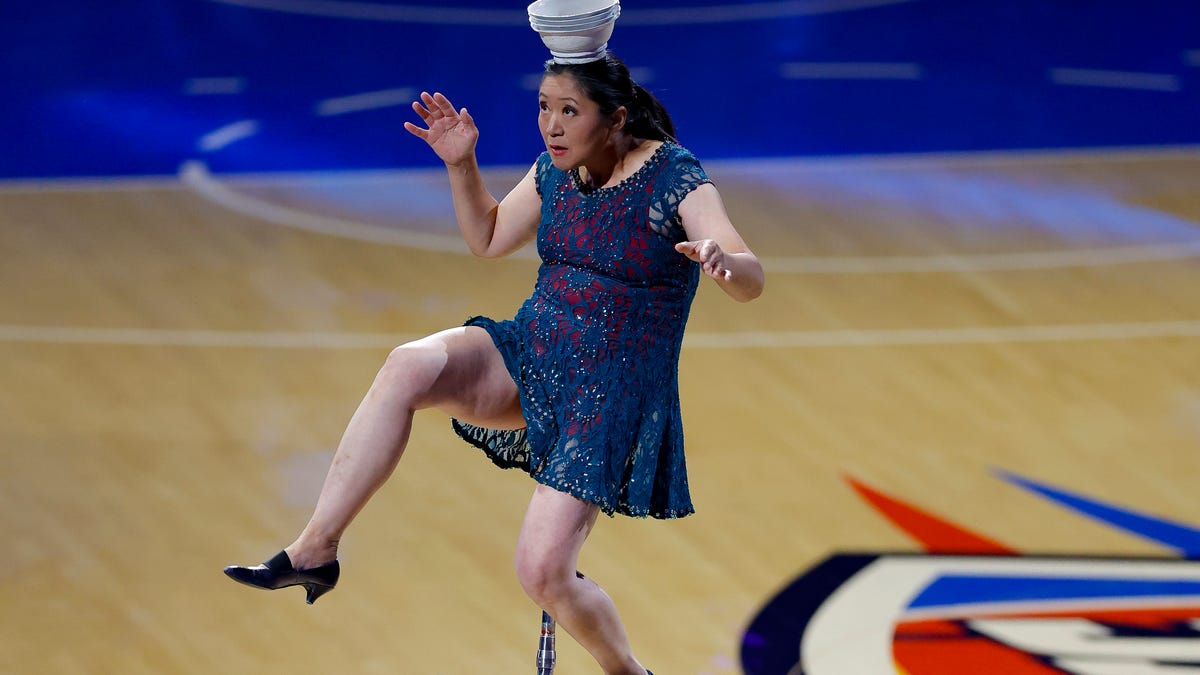 Popular halftime performer Red Panda injured in fall at WNBA game Popular halftime performer Red Panda injured in fall at WNBA game