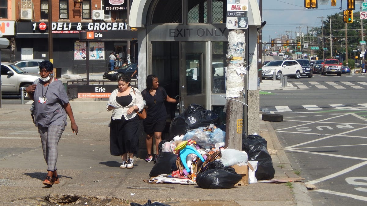 Während städtische Arbeiter streiken, säumen Müll die Straßen von Philly: ...