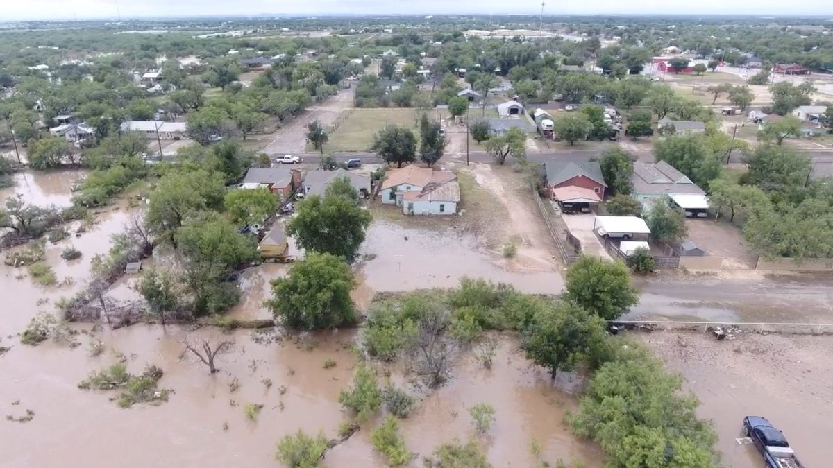 https://www.gannett-cdn.com/authoring/authoring-images/2025/07/05/USAT/84478272007-texas-flood-03.JPG?crop=3445,1937,x0,y0&width=1200