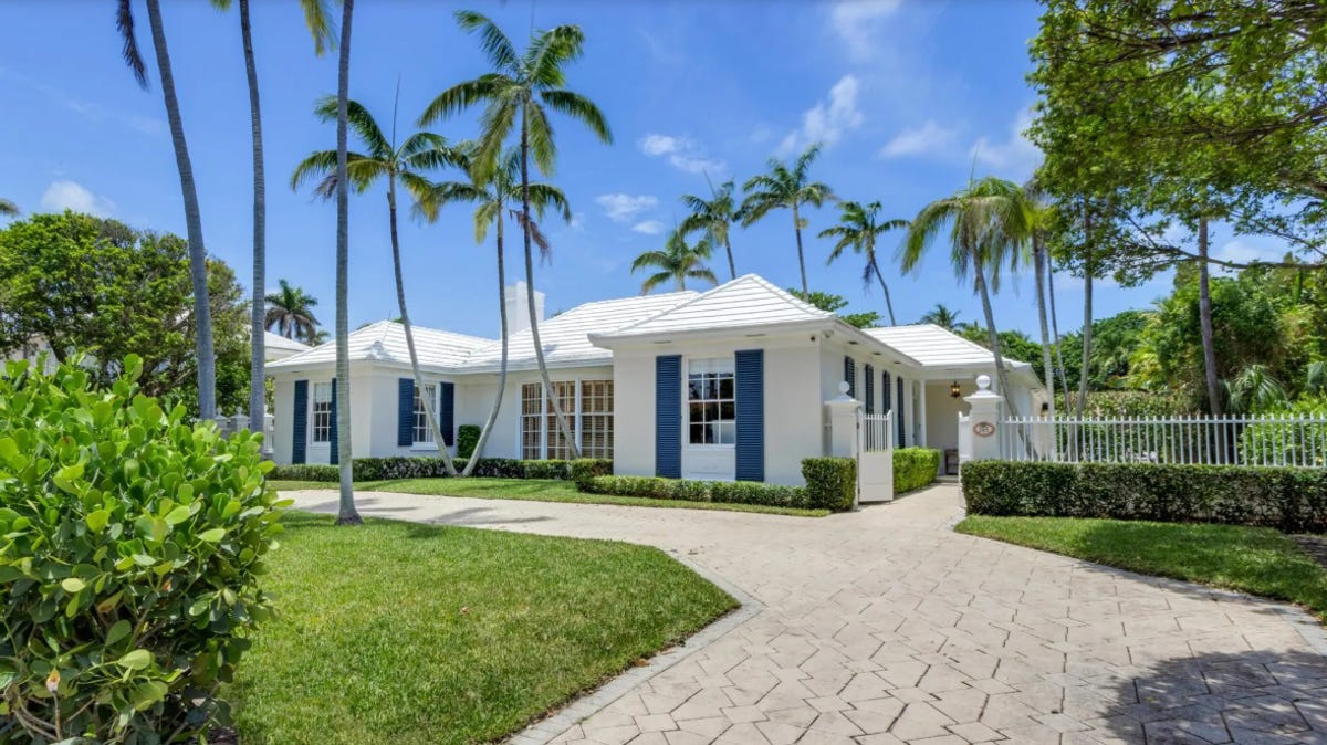 Palm Beach home in security zone by Trump’s Mar-a-Lago lists at .9M Palm Beach home in security zone by Trump’s Mar-a-Lago lists at .9M