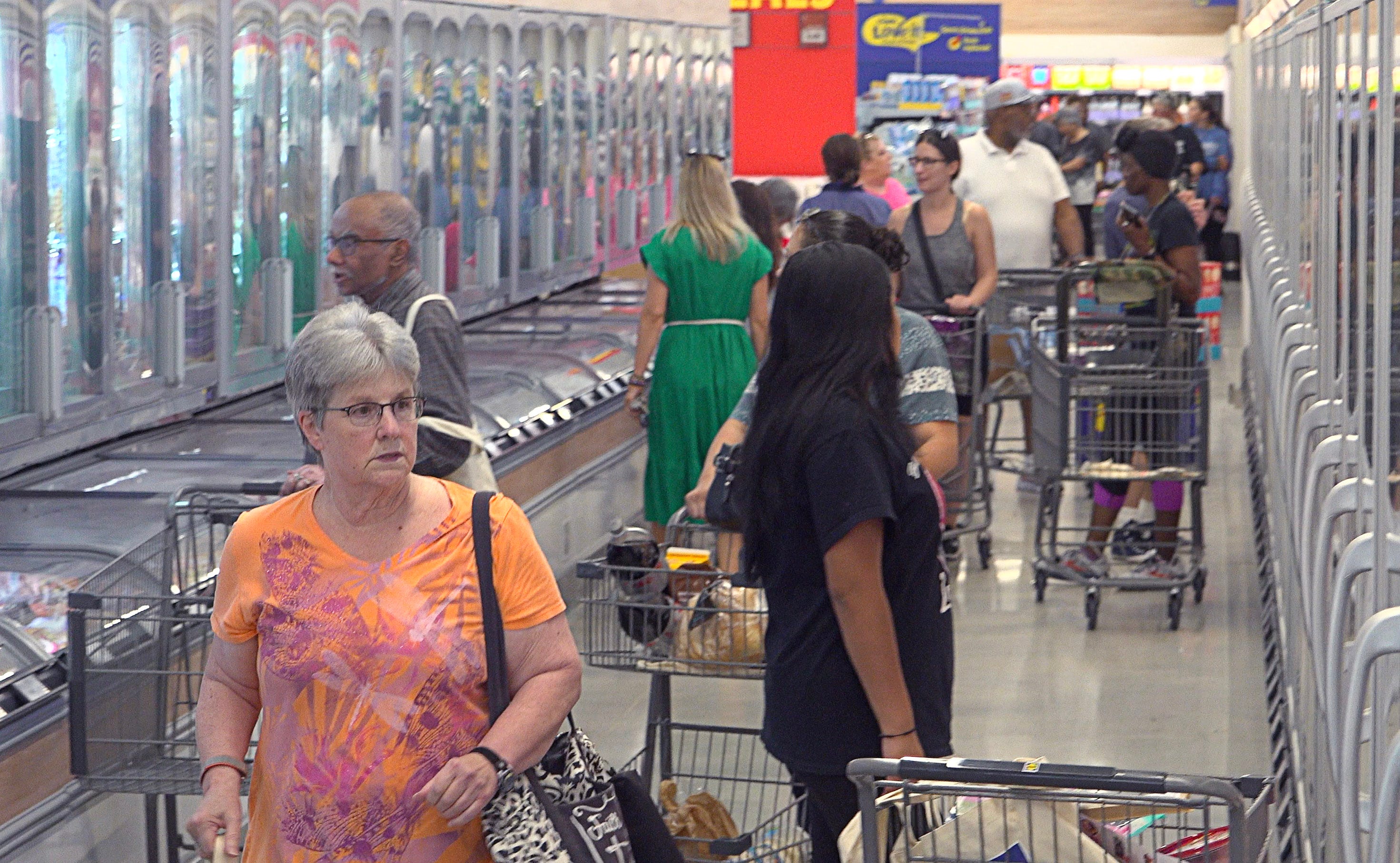 Money saving grocery shopping tips that help save money