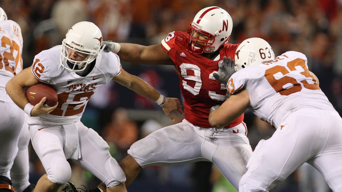 Social media reacts to Nebraska legend Ndamukong Suh’s retirement Social media reacts to Nebraska legend Ndamukong Suh’s retirement