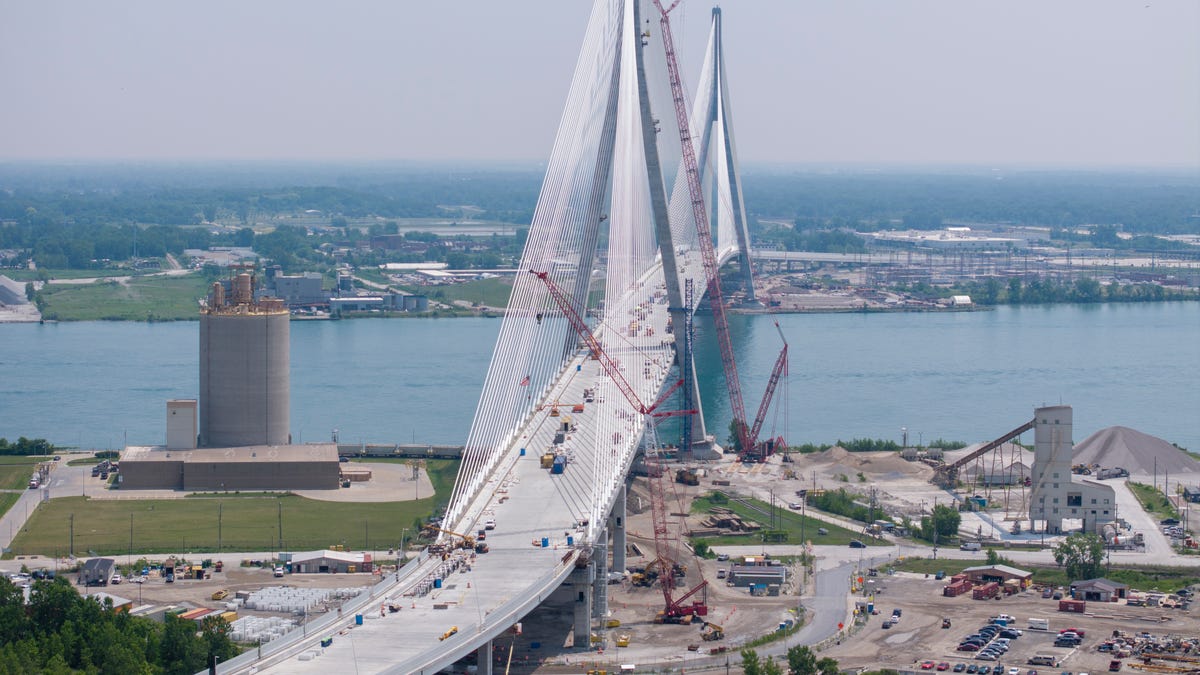 Trump Demands Compensation Before Gordie Howe Bridge Opens