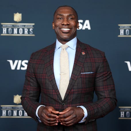 NFL former player Shannon Sharpe arrives on the red carpet prior to the 6th Annual NFL Honors at Wortham Theater.