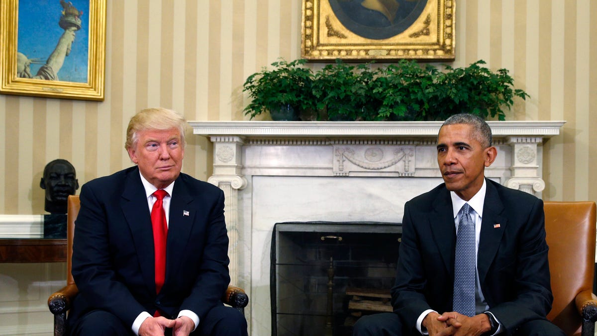 U.S. President Barack Obama (R) meets with President-elect Donald Trump to discuss transition plans in the White House Oval Office in Washington, U.S., November 10, 2016.