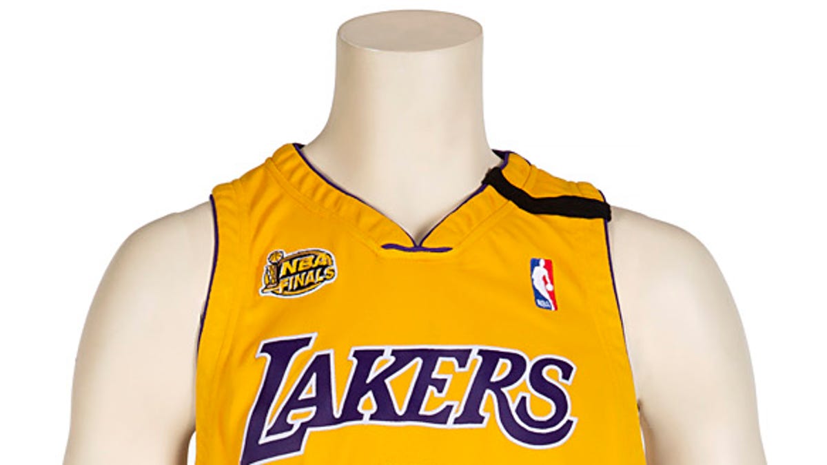 Historia de la camiseta de los Lakers No. 12 – Gene Stump Historia de la camiseta de los Lakers No. 12 – Gene Stump