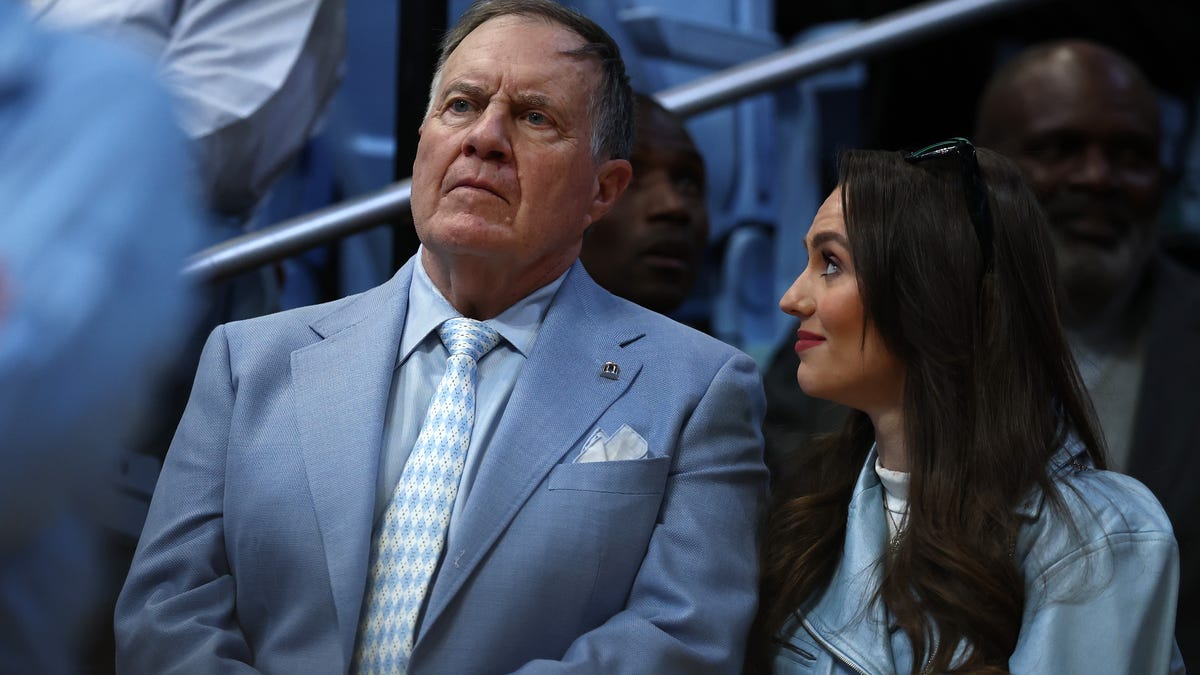 Bill Belichick sounds like North Carolina football coach, not someone under a girlfriend's spell Bill Belichick sounds like North Carolina football coach, not someone under a girlfriend's spell