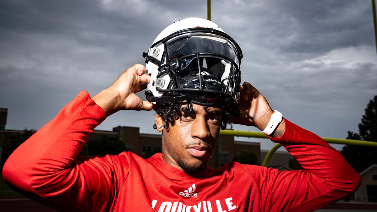 Jayden McGregory’s football journey from public parks to Division I | Senior Superlative Jayden McGregory’s football journey from public parks to Division I | Senior Superlative