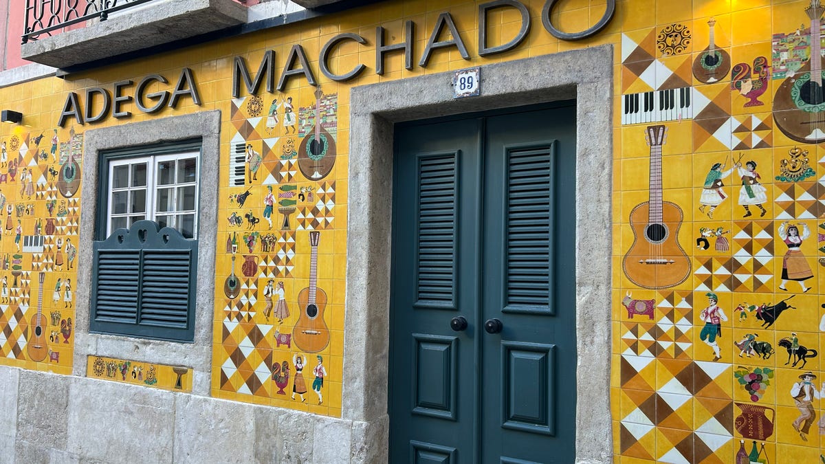 I explored a new country with 13 strangers. It was my favorite trip. I explored a new country with 13 strangers. It was my favorite trip.