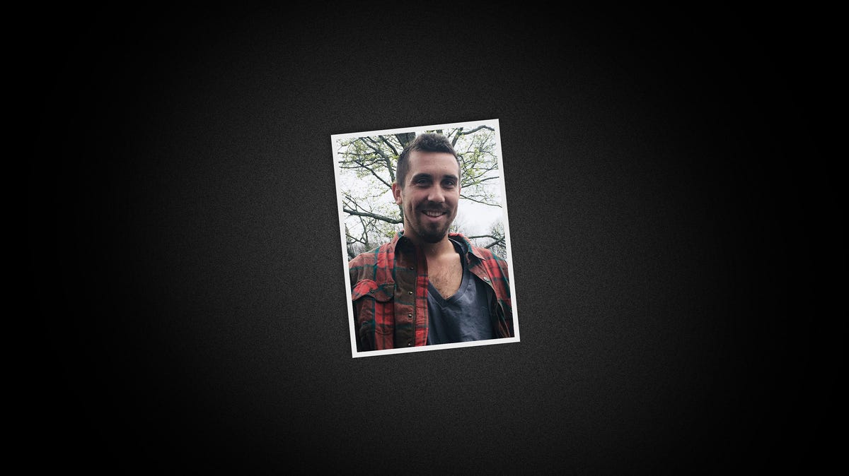 Eli Robinson fiercely protected his family. The brother of NBA star Duncan Robinson also heard voices that drove him to the Piscataqua River Bridge.