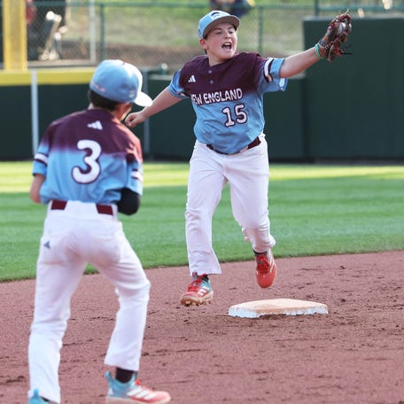 Massachusetts second basemen Logan Needle makes the final out on a force play by Frankie Fasoli III against Texas.