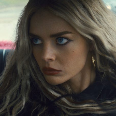 Samara Weaving plays a woman who was a teen getaway driver but gets sucked back into illegal activities in "Eenie Meanie."