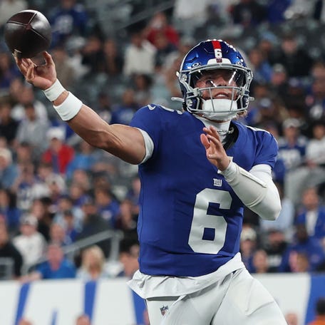 Aug 21, 2025; East Rutherford, New Jersey, USA; New York Giants quarterback Jaxson Dart (6) throws a pass during the first quarter against the New England Patriots at MetLife Stadium. Mandatory Credit: Vincent Carchietta-Imagn Images
