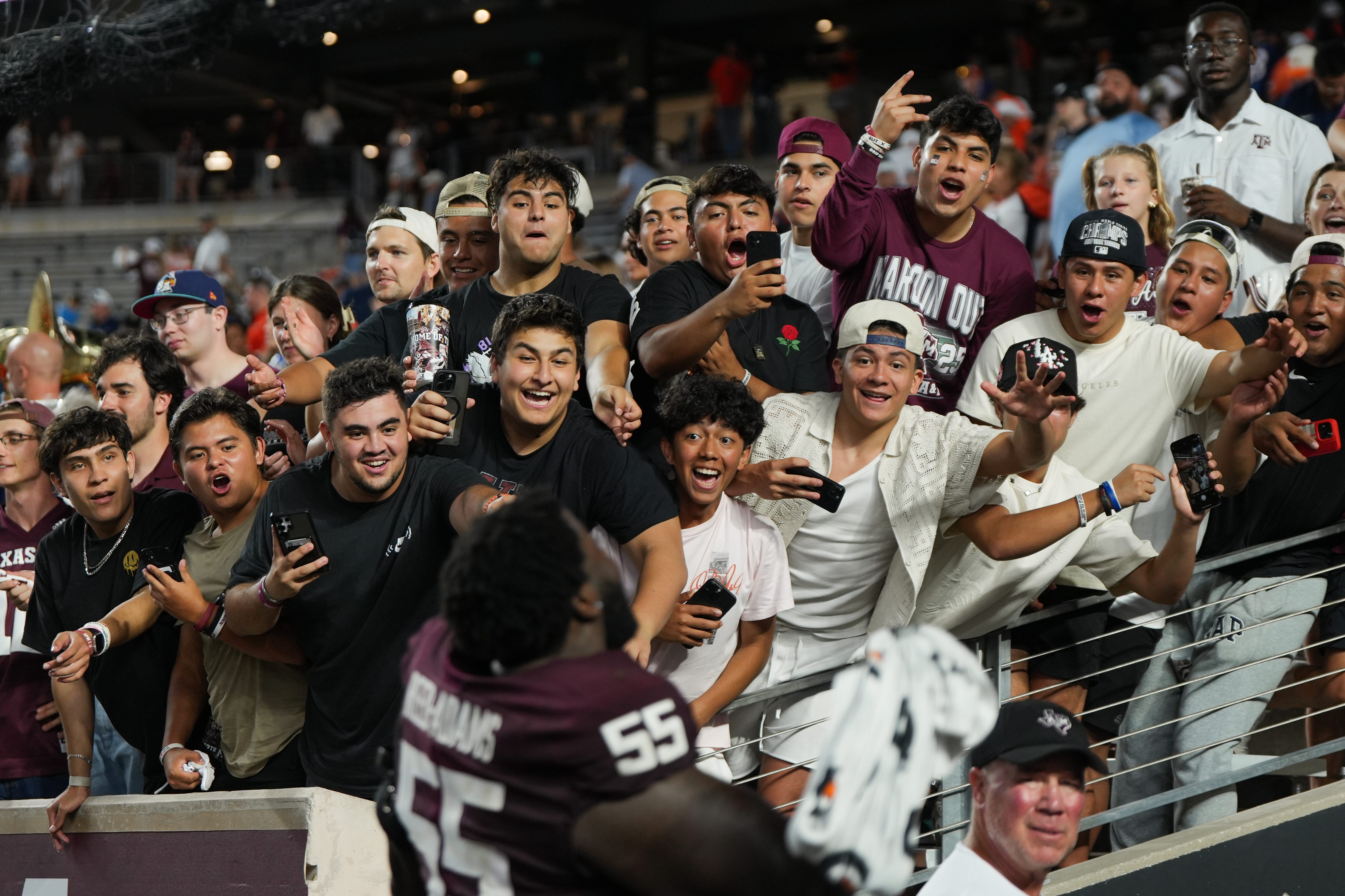 Texas A&M HC Mike Elko discute las reacciones de los fanáticos a posteriori de la semana 1