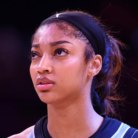 Chicago Sky forward Angel Reese (5) against the Phoenix Mercury at Phx Arena.