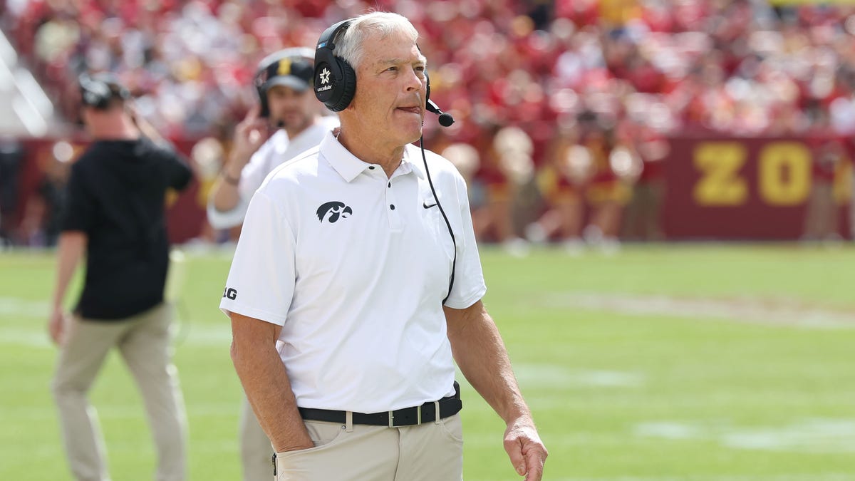 Iowa football coach Kirk Ferentz breaks Woody Hayes' Big Ten wins record Iowa football coach Kirk Ferentz breaks Woody Hayes' Big Ten wins record