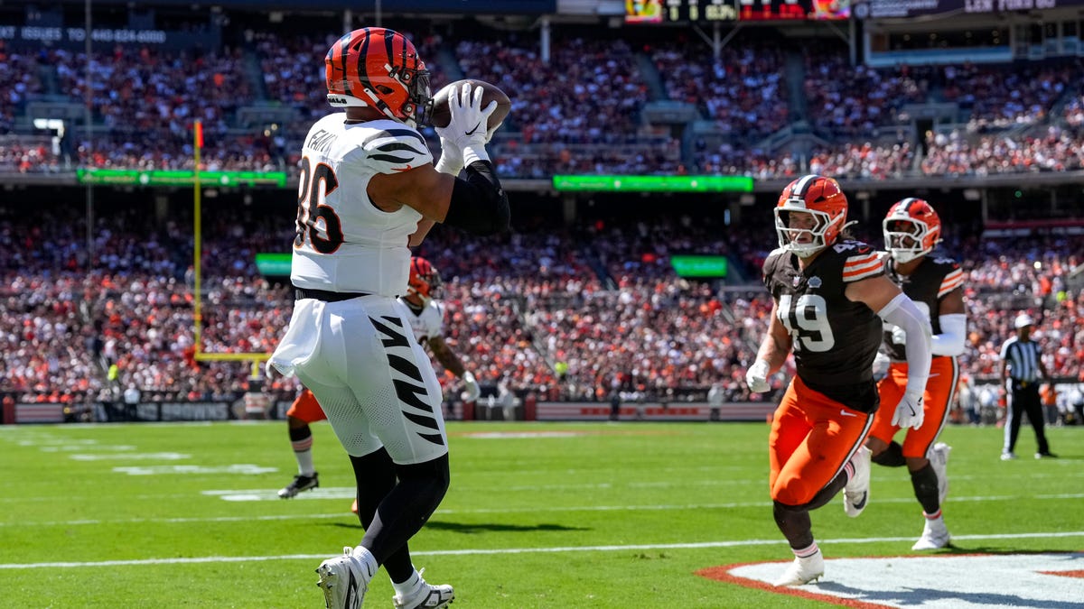 Former Iowa football TE leads Cincinnati to Week 1 victory Former Iowa football TE leads Cincinnati to Week 1 victory