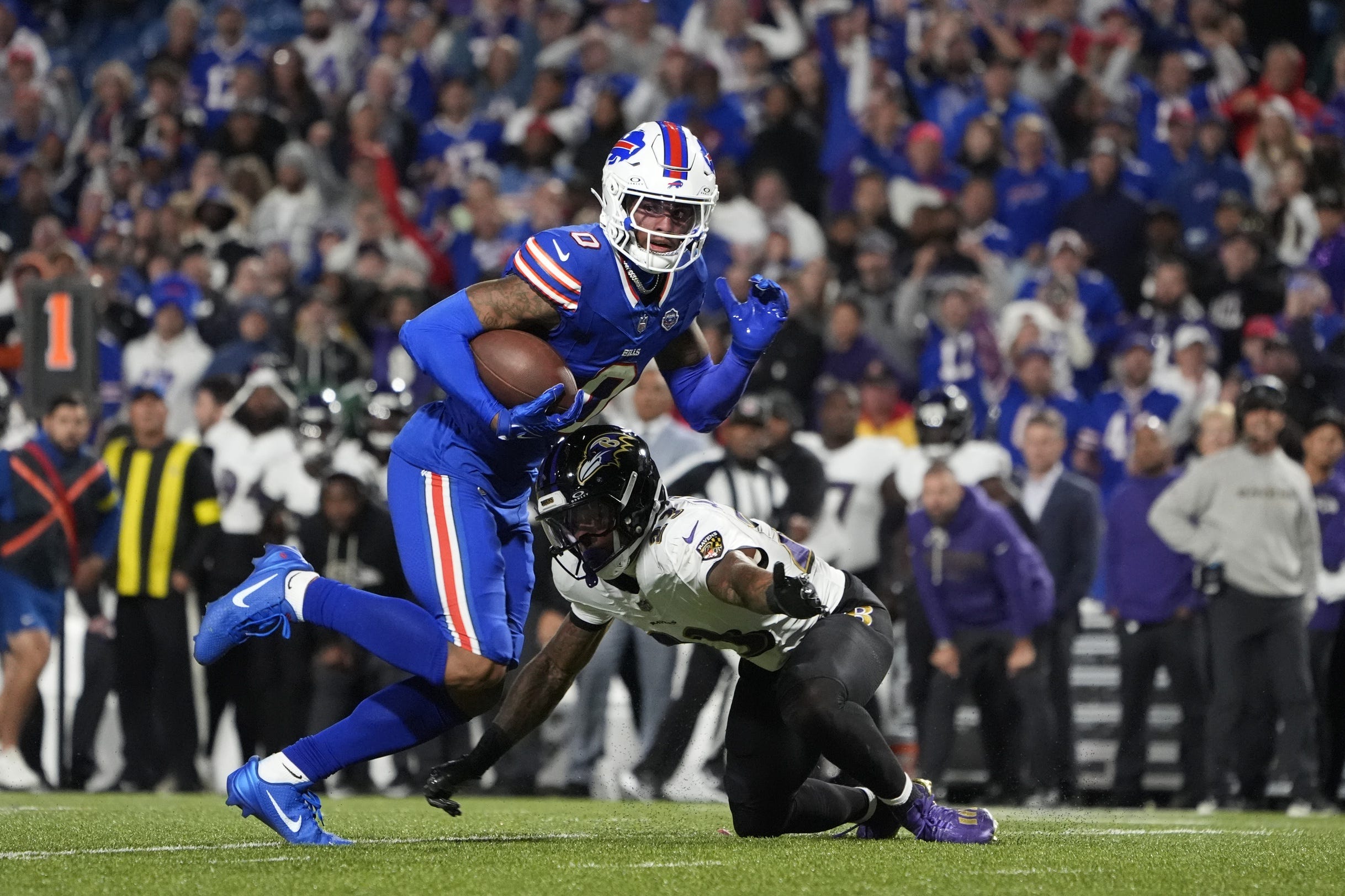 Ex paquete de backers Jaire Alexander Rough Rough Drive en Wild Bills Win