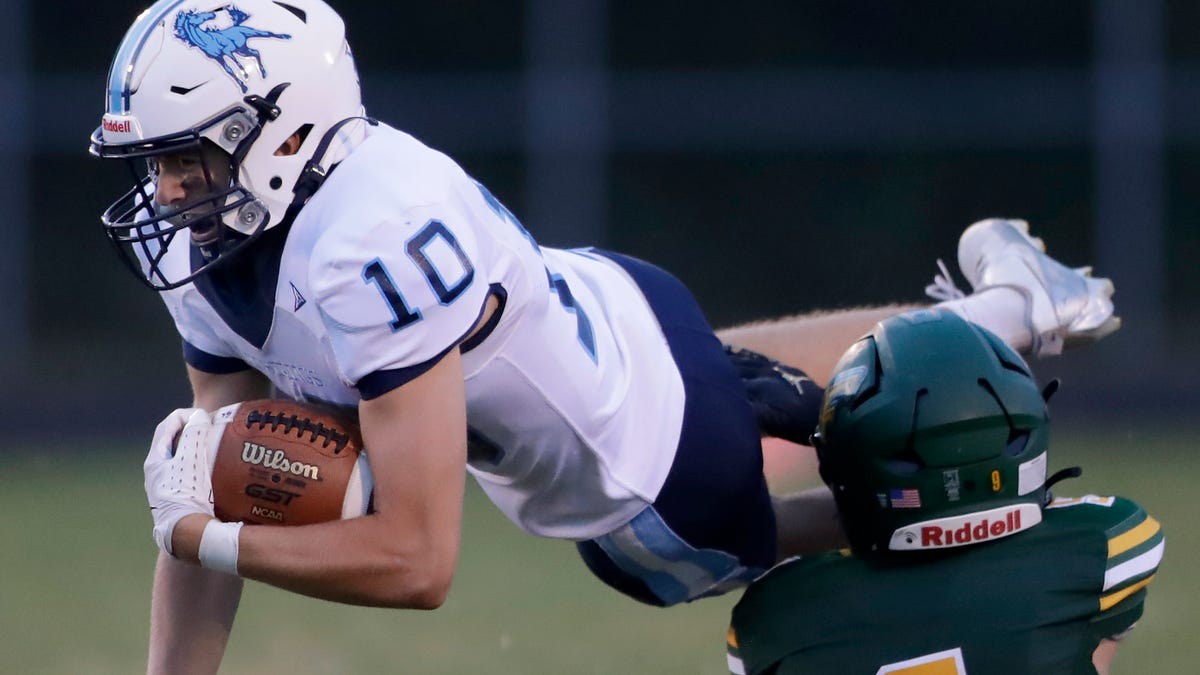 Informativo de fútbol criollo, softbol, golf, fútbol y balonvolea de escuelas secundarias. Informativo de fútbol criollo, softbol, golf, fútbol y balonvolea de escuelas secundarias.