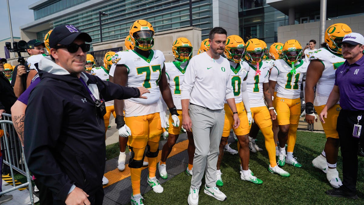 Ducks stay put in US LBM Coaches poll after 34-14 road win at Northwestern Ducks stay put in US LBM Coaches poll after 34-14 road win at Northwestern