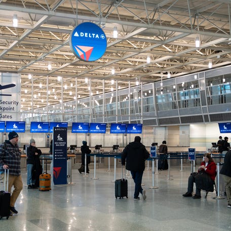 The Delta Air Lines check-in area at Minneapolis–Saint Paul International Airport.